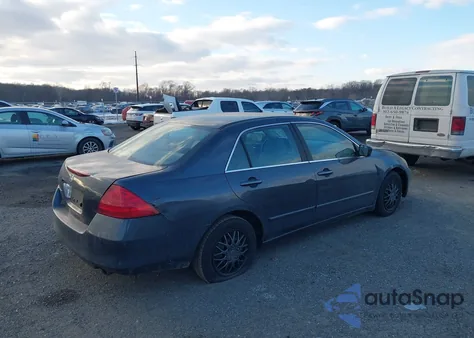 2006 Honda Accord 2.4 Ex z USA, uszkodzony, nr VIN 1HGCM56706A154652